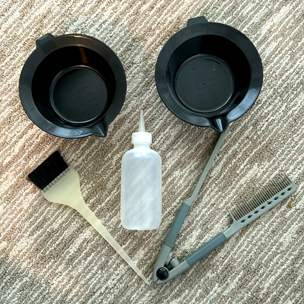 Hair coloring bowl and bottle